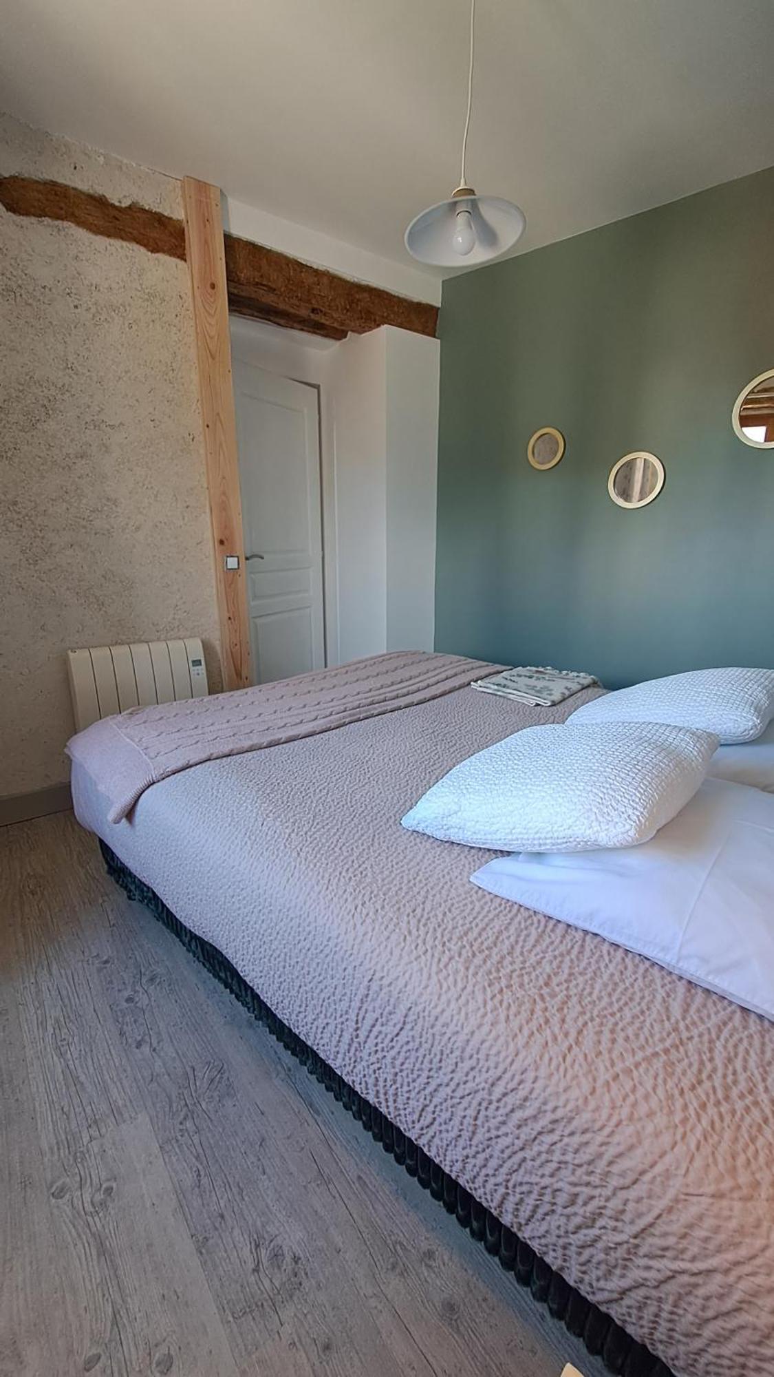 Le Grenier Des Moineaux Bed and Breakfast Font-Romeu-Odeillo-Via Rum bild