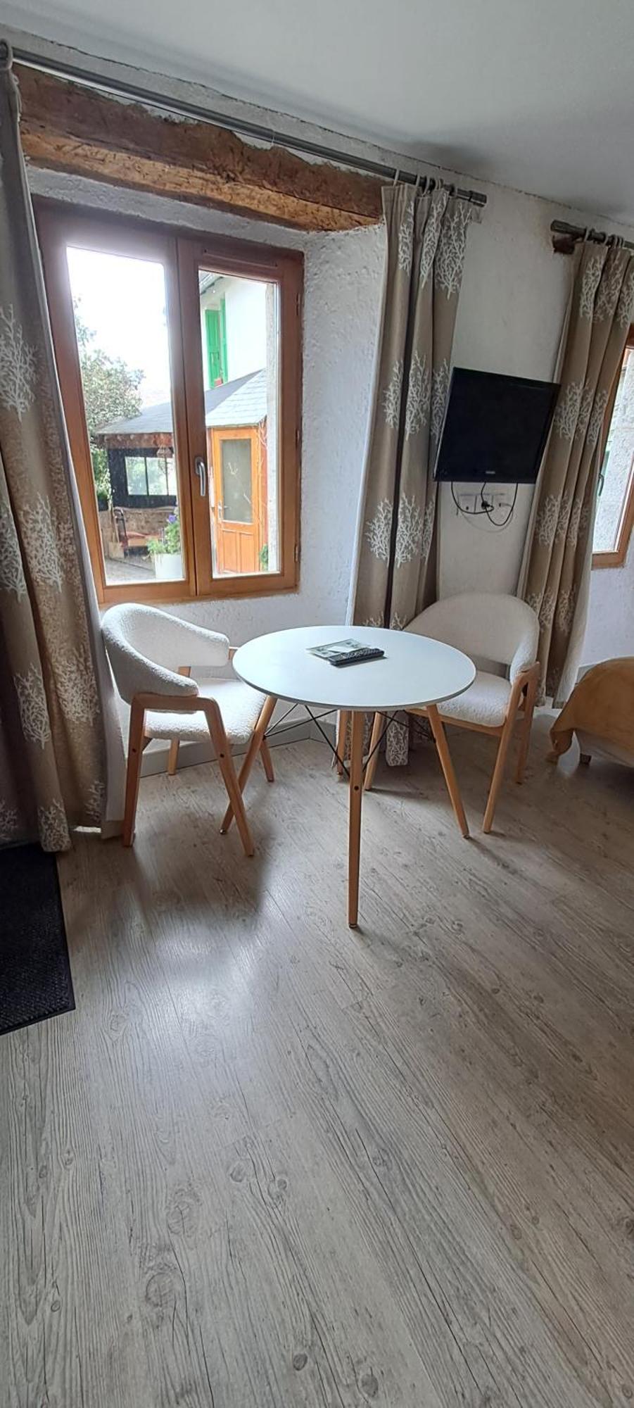 Le Grenier Des Moineaux Bed and Breakfast Font-Romeu-Odeillo-Via Exteriör bild