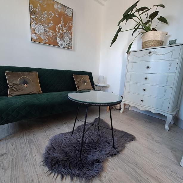 Le Grenier Des Moineaux Bed and Breakfast Font-Romeu-Odeillo-Via Exteriör bild